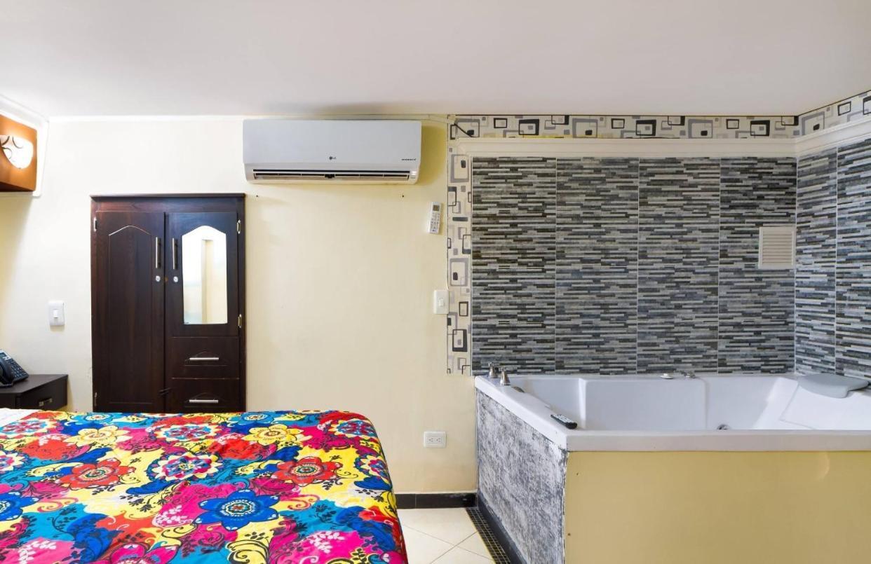Apartamentos En El Poblado メデジン エクステリア 写真
